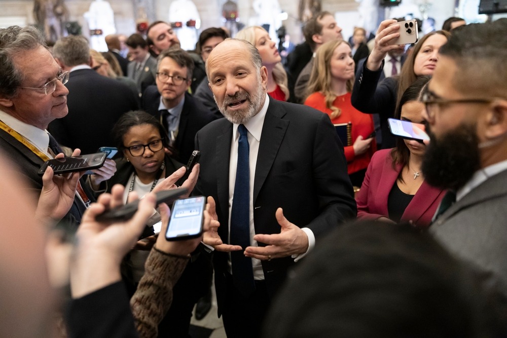 TradingKey - In a recent interview, US Commerce Secretary Howard Lutnick criticized the Biden administration’s subsidy policy as "giving away money for nothing." He highlighted that the Trump administration demanded a "fair deal" from companies as a condition for receiving subsidies. This approach l